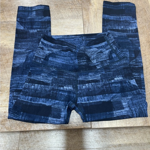 Lululemon Nulu Cropped Leggings • Size 4 • (NWOT) • - Picture 2 of 2